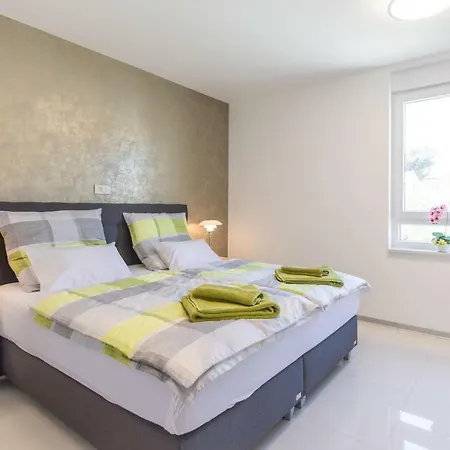 Apartment Argonaut Krk Town