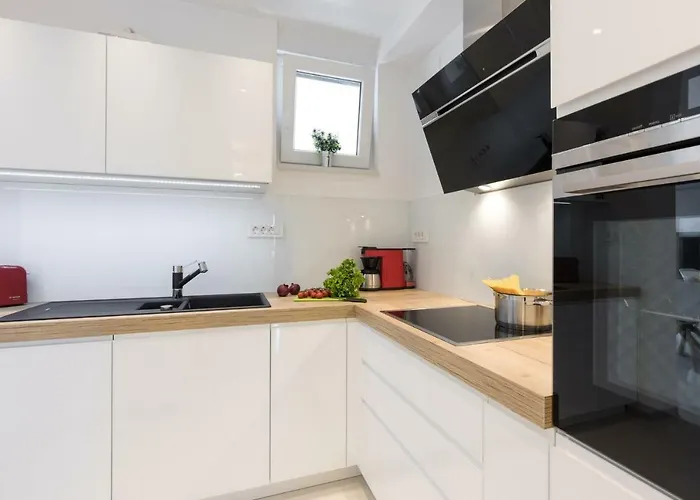 Argonaut Apartment *