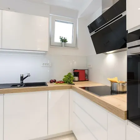Argonaut Apartment *